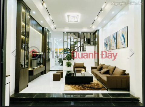 Xuan Thuy house for sale Area: 50m2 \/ 4 floors \/ MT 4.5m \/ PRICE 7.5 billion _0