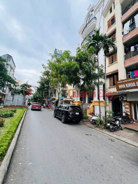 Bán nhà mặt phố Phạm Tuấn Tài - Đặng Thuỳ Trâm, Cầu Giấy, Hà Nội dt 136/168m2, mt 10m giá 71tỷ Việt Nam, Bán đ 71,2 tỷ