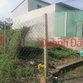 OWNERS are cash-strapped and need to urgently sell a plot of land in Pham Van Hai Commune, Binh Chanh District, Ho Chi Minh City. _0