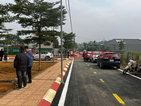 Đất đẹp 100m2 full thổ cư, mặt tiền 5m - Đường 2 ô tô tránh - Gần trường Đại học QG Hà Nội _0