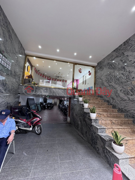 Bán tòa văn phòng phố Tân Mai, 180m2, 8 tầng thang máy, mặt tiền 6.5m, 69.8 tỉ, thuê 200tr/tháng Niêm yết bán