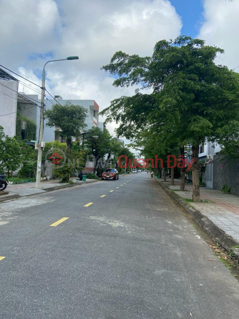 Land for sale on Nguyen My street, Hoa Xuan, Da Nang. Nice location right in a beautiful open park, good price for investment _0