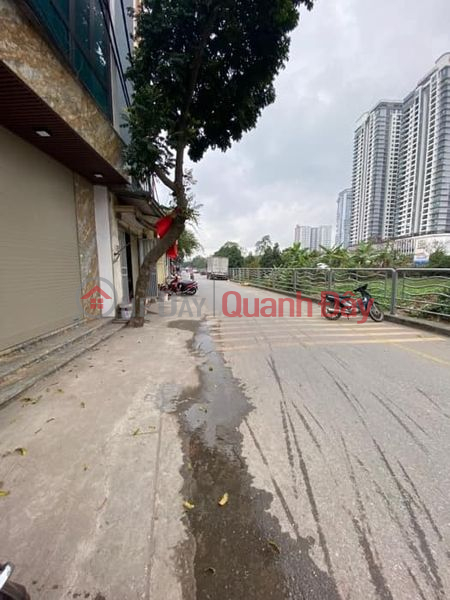 Land for sale in Khuyen Luong 42 square meters 8 square meters 2 cars, 7 entrances to the house 2.3 billion Sales Listings