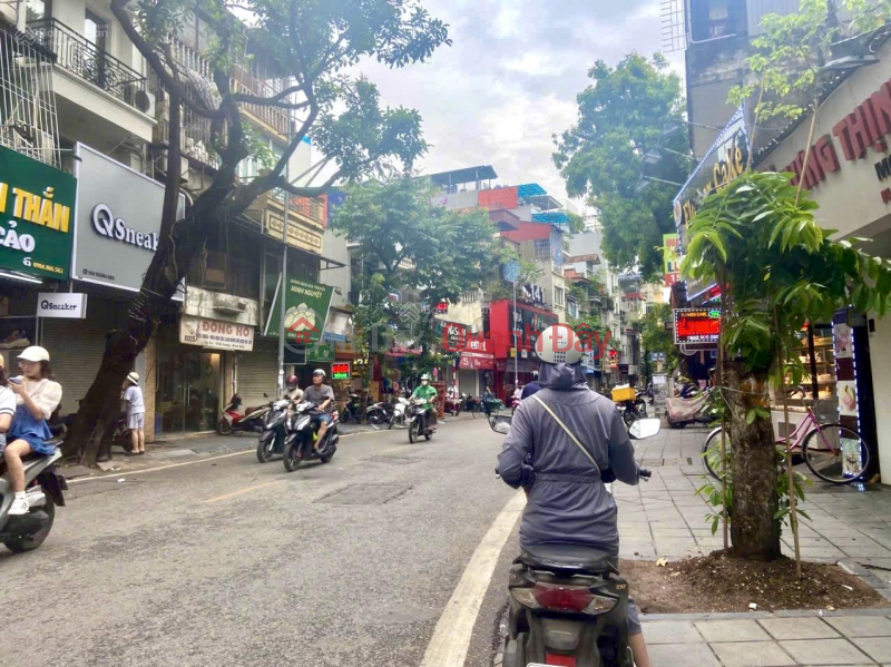 MẶT PHỐ - NHÀ MỚI ĐẸP - LÔ GÓC - THANG MÁY - ĐANG CHO NGÂN HÀNG THUÊ 70TRIỆU 1 THÁNG Việt Nam, Bán | đ 45 tỷ