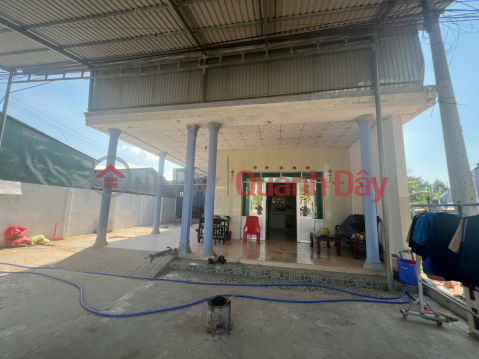Owner needs to sell quickly: House for 2.2 billion VND (negotiable) - Located on National Highway 54, 10.9m wide and 28m long. _0