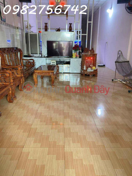 House for sale in front of Phan Dang Luu_ near Bung Cau market_ Good business Sales Listings
