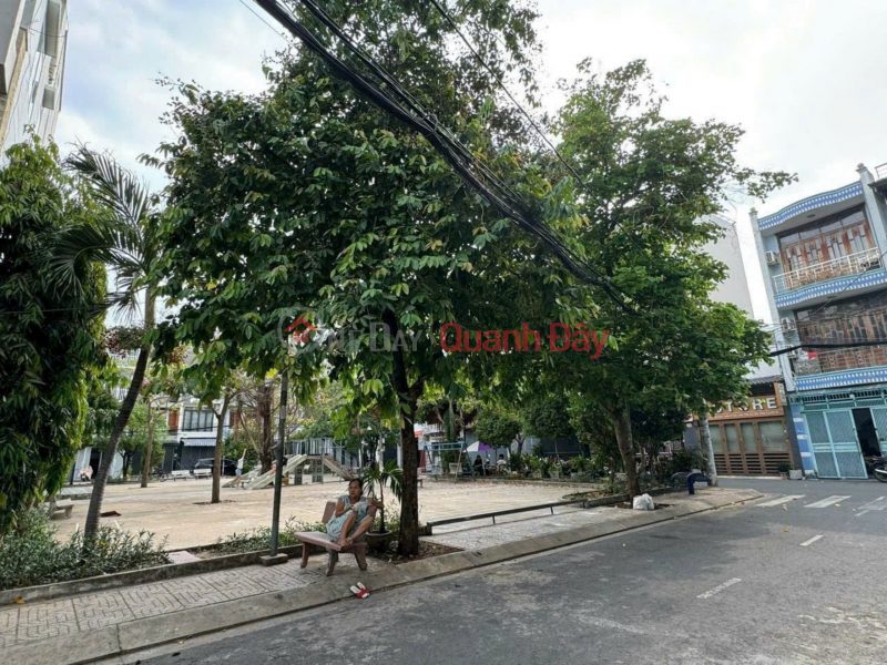 Land for sale in Park, Alley 10m, Area 4x20m - Tan Son Nhi Ward Sales Listings