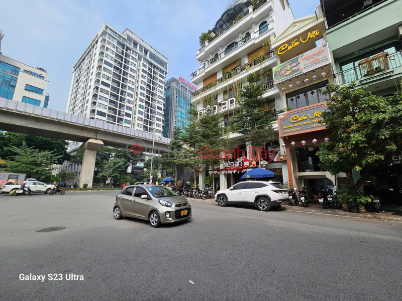 Owner selling a plot of land on Tran Quang Dieu street, 70m2, 4.1m frontage, slightly over 21 billion VND, wide and airy alley. Sales Listings