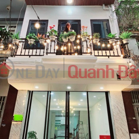 The house is as beautiful as the hotel Ngu Nhu Kon Tum, 61m away from business. 4 floors. Mt4.2m . 18.8 billion _0