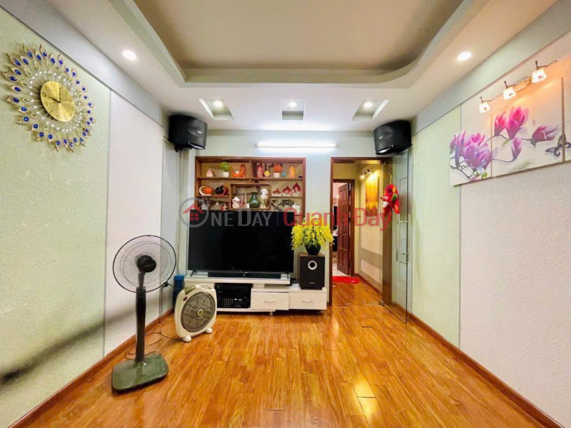 BÁN NHÀ ĐƯỜNG CẦU GIẤY 40M2 5 TẦNG 10M RA ĐƯỜNG Ô TÔ NGÕ THÔNG GIÁ 8 TỶ | Việt Nam, Bán | đ 8 tỷ