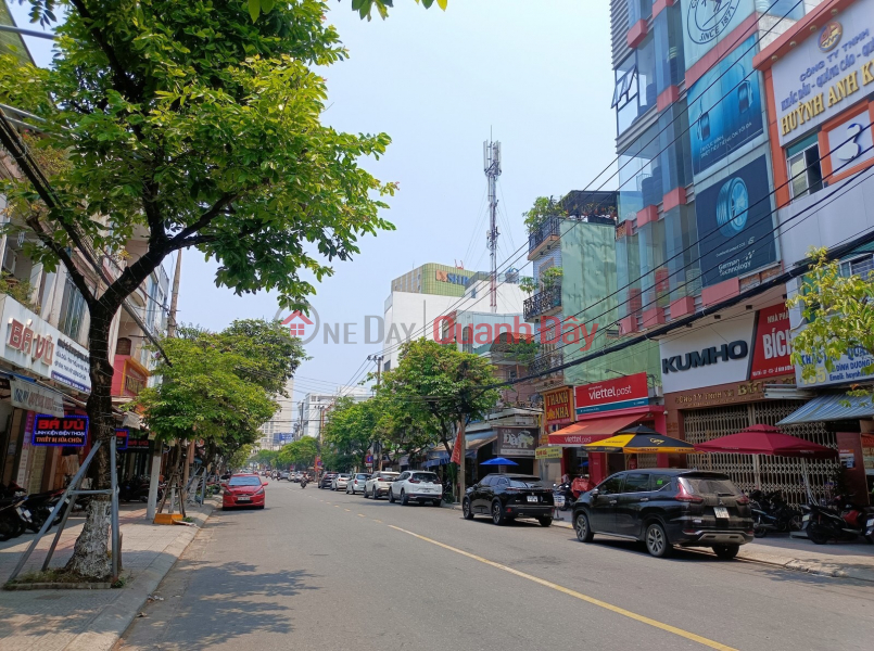 Selling a 3.5-storey house in front of Le Dinh Duong, an old street in Hai Chau, Da Nang, only 13.5 billion-0901127005. Sales Listings