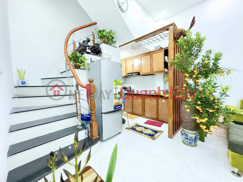 FOR URGENT SALE TON DUC THANG STREET, 33m2, MT 3.4M, NEAR CAR, QUICK 4 BILLION, 0382328365. _0