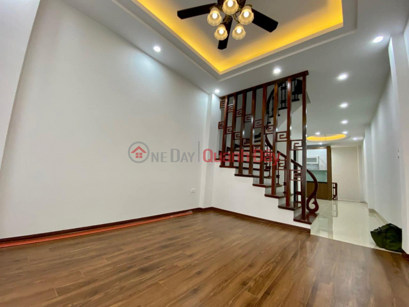 Property Search Vietnam | OneDay | Residential | Sales Listings | Selling Vip Lam Ha, Long Bien, Cars parked at the house, 45m2 x 5T, Only 8.6 billion