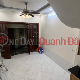 Cho thuê nhà ngõ Văn Cao, 25m² x 4 tầng, gồm 3 phòng ngủ, 2 vệ sinh 9,3 triệu _0