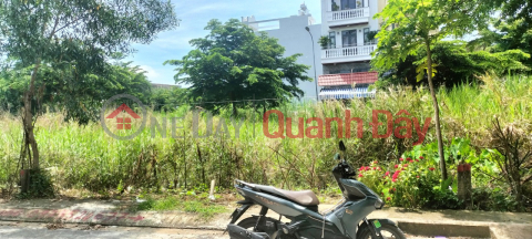 LAND FOR SALE Area: 8*11, CONSTRUCTION IMMEDIATELY. 2-WAY ASSURFACE CAR ROAD IN NHA BE _0