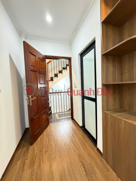 đ 13,5 tỷ, bán nhà lô góc Hoàng Như Tiếp, gần bệnh viện Tâm Anh, 7 tầng thang máy, ngõ thông, ôtô vào nhà