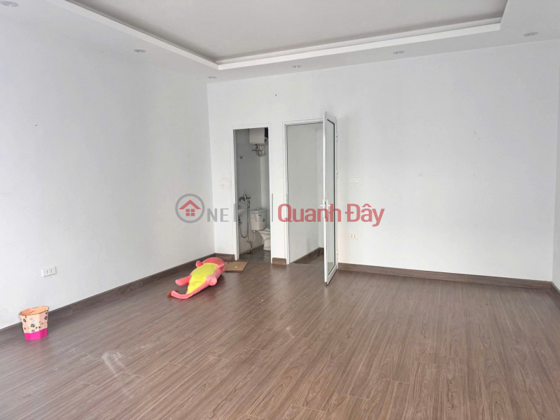 Property Search Vietnam | OneDay | Residential, Rental Listings | House for rent in lane 191 Kim Nguu, 35m2, 3 floors, 2 bedrooms, large living space, 10 million VND for business, office, family living