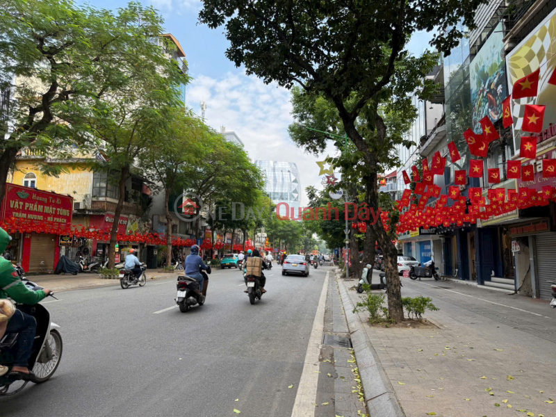 OWNER SELLING QUICKLY: TOWNHOUSE ON NGUYEN THAI HOC STREET - BA DINH DISTRICT, HANOI - CENTRAL LOCATION | Vietnam | Sales | đ 30 Billion