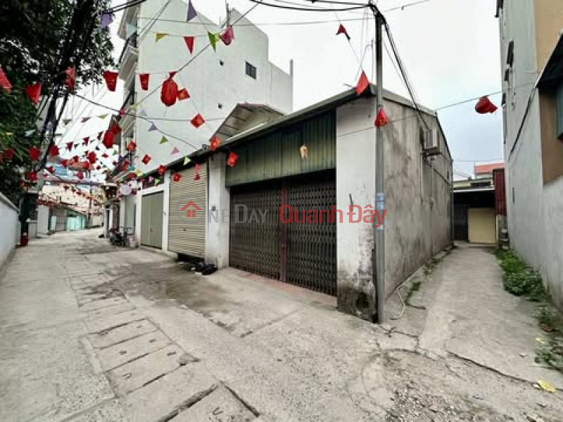 Wide alley frontage, 30m from Dai Cat street, car park around the house. Sales Listings
