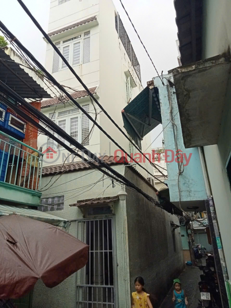 đ 4 Billion | OWNER NEEDS TO SELL QUICKLY House Located in District 4, HCMC