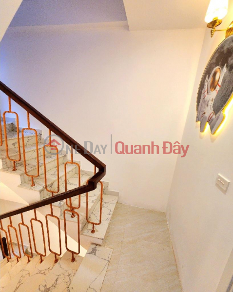 (9.3 billion) URGENT SALE OF THAI HA TOWNHOUSE - SUPER CLEAR LOCATION - BUSINESS - 100M FROM STREET - CAR PARKED AT THE DOOR Vietnam | Sales | đ 9.3 Billion