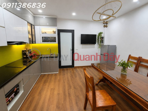 Prime commercial property on Yen Hoa street, Cau Giay district, 65m², 7 floors, elevator, 32 billion VND (negotiable). _0