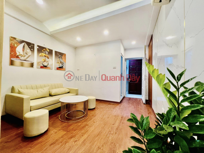 House for sale in Linh Quang lane, dong da 40m2 MT 4M 4T Near the street, near the car, only 4.3 billion, considered a prime business location Sales Listings