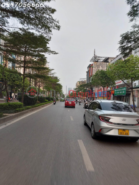 Land for sale on Hoang Van Thai Street 125m² beautiful 6m square frontage 200t\/m² _0