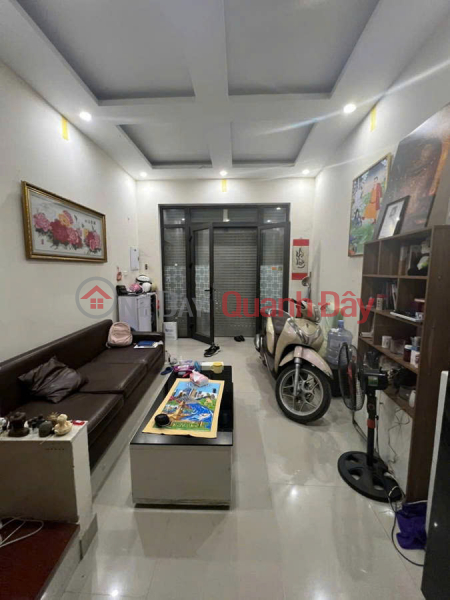 House for sale on Hoang Hoa Tham, Ba Dinh, 4 floors, near car, open alley, frontage 3.7m\\/area 32m, 6 billion Sales Listings