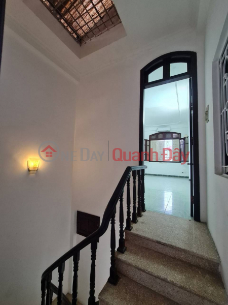 đ 14.5 Million/ month House for rent in car alley off Tran Cung, Bac Tu Liem, 36m - 4 floors - price 14.5 million Each floor has 2 rooms, total 5 bedrooms, 4 bathrooms -