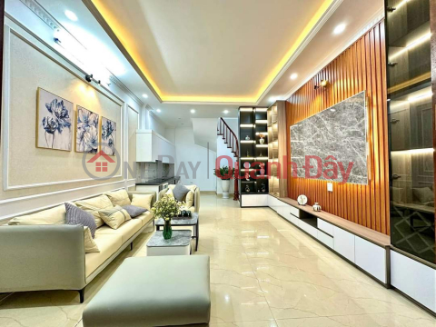 BEAUTIFUL HOUSE BUILT BY FINANCE ACADEMY STUDENTS - 45M2 - 5 FLOORS - PRICE 9 BILLION VND - CAR ACCESS<br \/> BUSINESS - _0