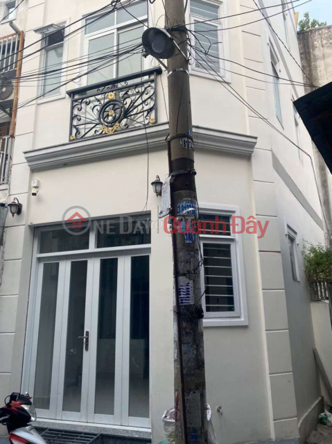 Corner house on 2MT alley near Su Van Hanh street, 3 floors, 4 bedrooms _0