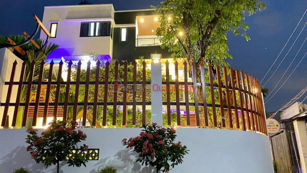 Property Search Vietnam | OneDay | Nhà ở Niêm yết bán Siêu biệt thự hai mặt tiền 13x21m full thổ cư Thị trấn Hóc Môn 10.5 tỷ mê ly