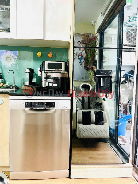 (Tin thật 100%) CH 71m2 x 2PN tại Central Field Trung Kính - Ban công Đông Nam - Nội thất 600 triệu, Việt Nam Bán đ 8,8 tỷ