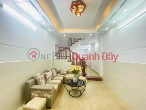 Selling a nice house on Nguyen Chanh street 45m x 5t, 10m car avoid, business, happy 6 billion _0