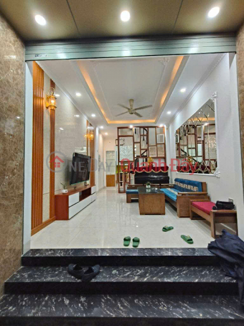 PLOT OF LAND FOR OFFICIALS - U-TURNING SPACE - HUGE FRONTAGE - OPEN FRONT AND BACK _0