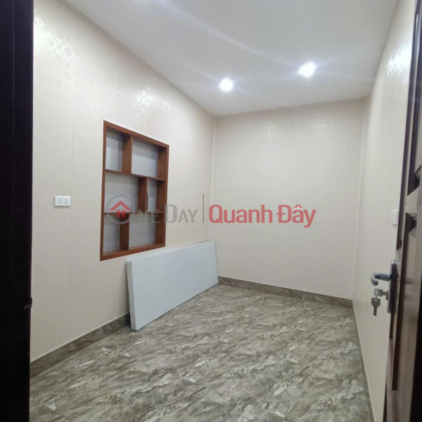 Property Search Vietnam | OneDay | Residential, Sales Listings Selling a 2-storey collective house with sparkling gold and silver, right next to Hai Ba Trung street, car parking available.