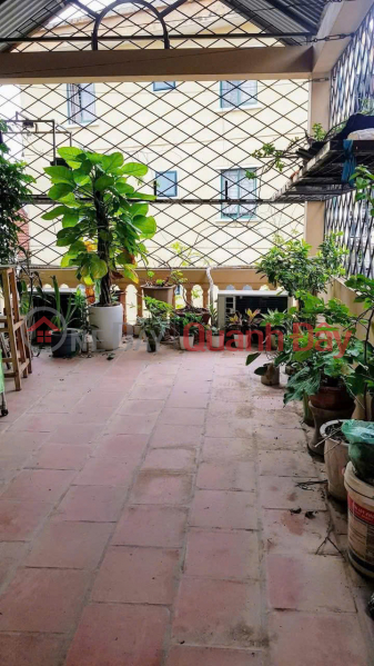 đ 15 Million/ month House for rent in lane 553 Giai Phong, 4 floors x 45m2, 5 bedrooms, 15 million for office, online business