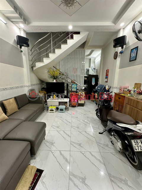 HOUSE FOR SALE IN A PRIME LOCATION, WIDE ALLEYWAY ALLOWING TWO CARS TO PASS EACH OTHER IN DISTRICT 12, HO CHI MINH CITY _0