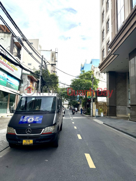 đ 14 Billion **House for sale on the front of Ward 2, Tan Binh, Song Day frontage (4*16) near the airport