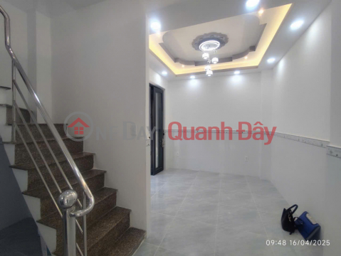 URGENT SALE 2-storey house, 2 bedrooms, 2 bathrooms, 24m2, Hiep Thanh 17, District 12, 2.7 billion, owner's pink book, 3m road _0