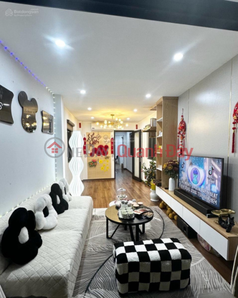 HOUSE FOR SALE IN TAY SON STREET - DANG TIEN DONG - SIDEWALK FOR BUSINESS - Area 39M2 x 7 FLOORS PRICE 13.3 BILLION Sales Listings