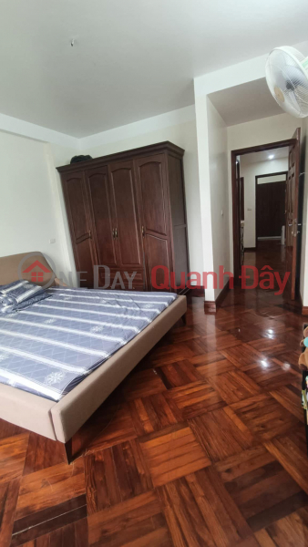 đ 27 tỷ Bán nhà Ôtô tránh Phố Hoàng Cầu: 50m2/5Tầng/MT 4.2m 27 Tỷ Cách Hồ 30m, KD đỉnh