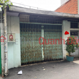 The dilapidated house is convenient for rebuilding and decorating according to personal preferences. _0