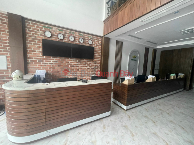 Property Search Vietnam | OneDay | Residential | Rental Listings Shophouse for rent on 1st floor, wide sidewalk, 10 car parking lot, suitable for office to introduce products,
