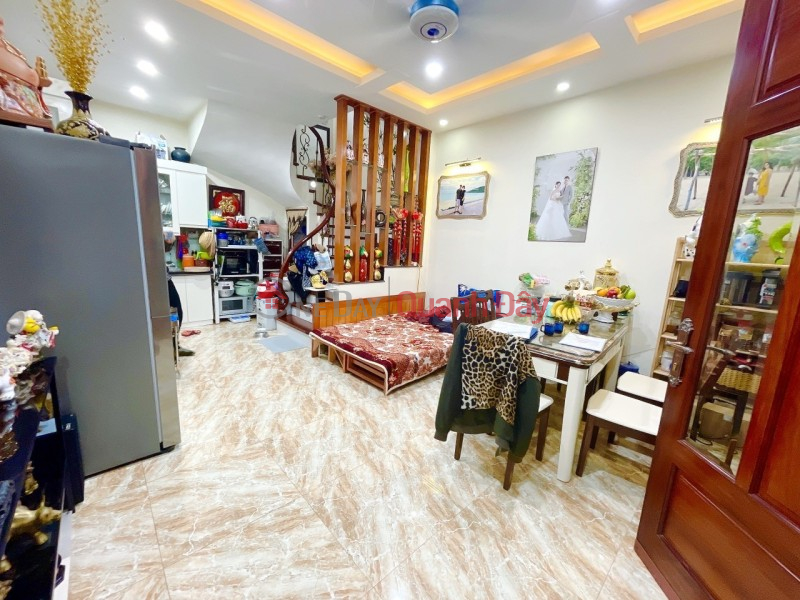 House for sale in THUY KHUE, TAY HO - Near the street, near WEST LAKE - CHU VAN AN household registration - 40m2, 6.8 billion Sales Listings