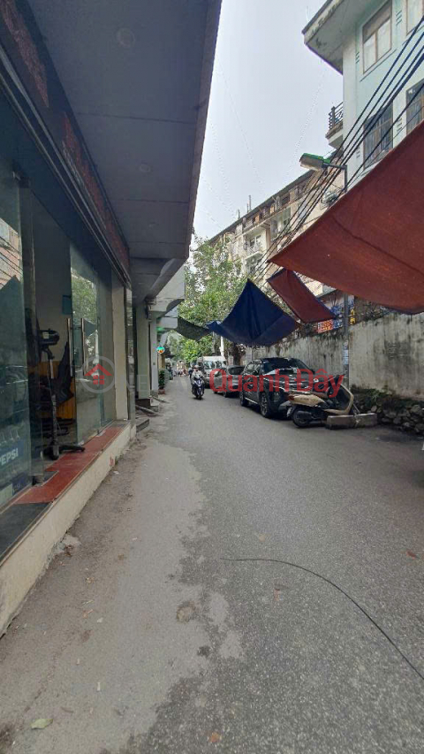 BEAUTIFUL HOUSE, READY TO MOVE IN - 3M WIDE IN FRONT OF HOUSE - ALLEY CAN DO SMALL BUSINESS - 30 STEPS AWAY FROM CARS TO AVOID AND PARKING. _0