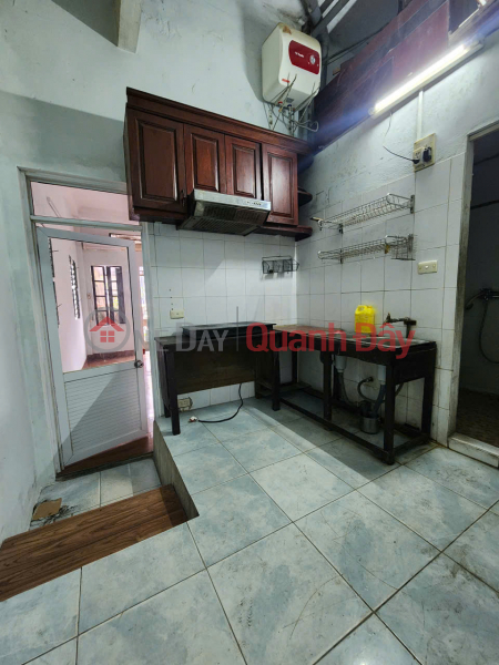 Apartment for rent, 2nd floor, Truong Dinh Street, 80m2, 2 bedrooms, only 6 million for family Rental Listings