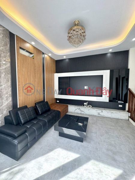 HOUSE FOR SALE ON NGUYEN VAN CU, LONG BIEN, ELEVATOR, FULL FURNITURE, 20M CAR ACCESS, 6 FLOORS. Sales Listings