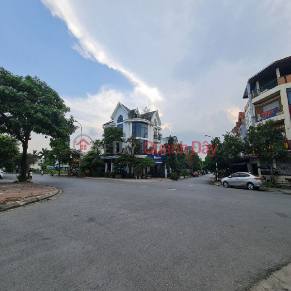 Property Search Vietnam | OneDay | Residential | Sales Listings House for sale in Da Ton, Gia Lam, Hanoi. Area 200m2, 2 floors, 1 attic, 15m wide road, wide sidewalk. Contact 0989894845